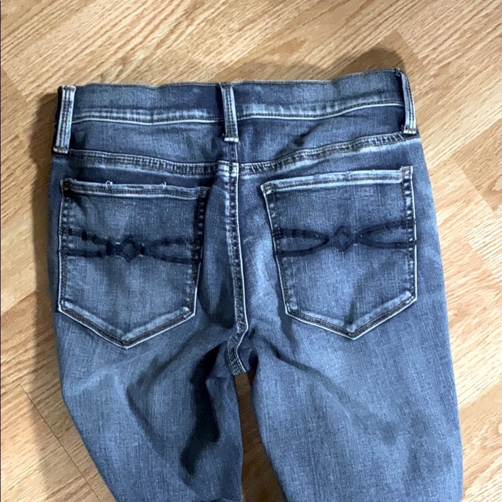 Size 5 Distressed Ripped Blue Jeans - Picture 3 of 8